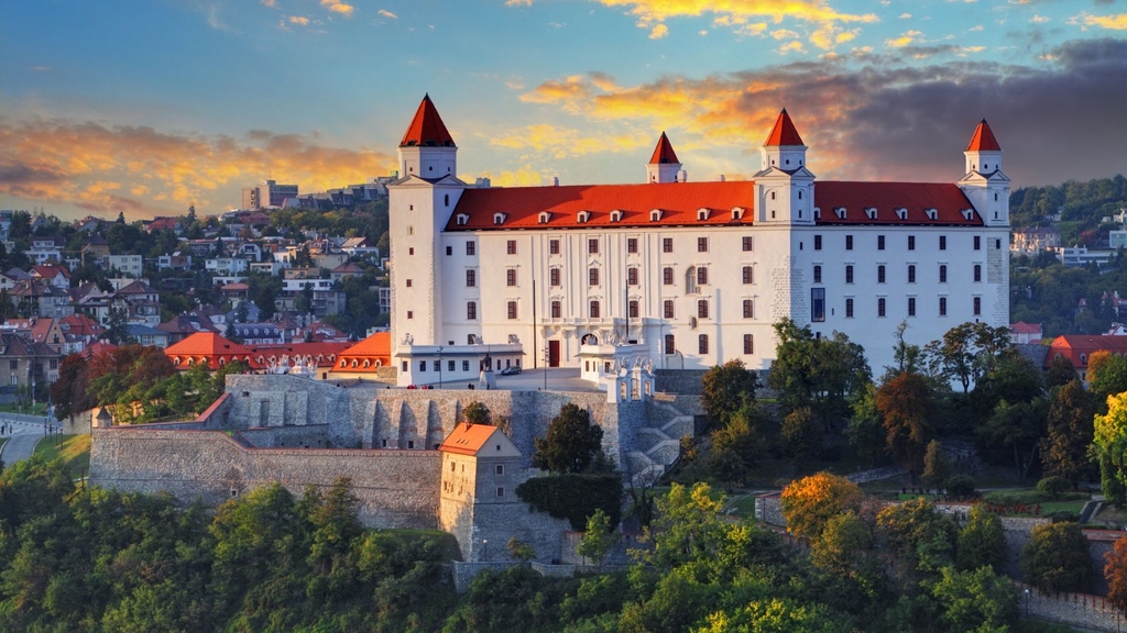 TRUNG ÂU LÃNG MẠN BÊN DÒNG DANUBE: ĐỨC - ÁO - CZECH - SLOVAKIA - HUNGARY