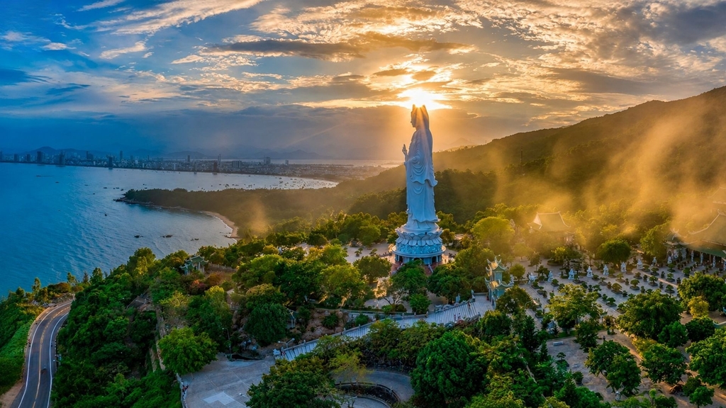 HÀNH TRÌNH DI SẢN ĐÀ NẴNG - HỘI AN - HUẾ