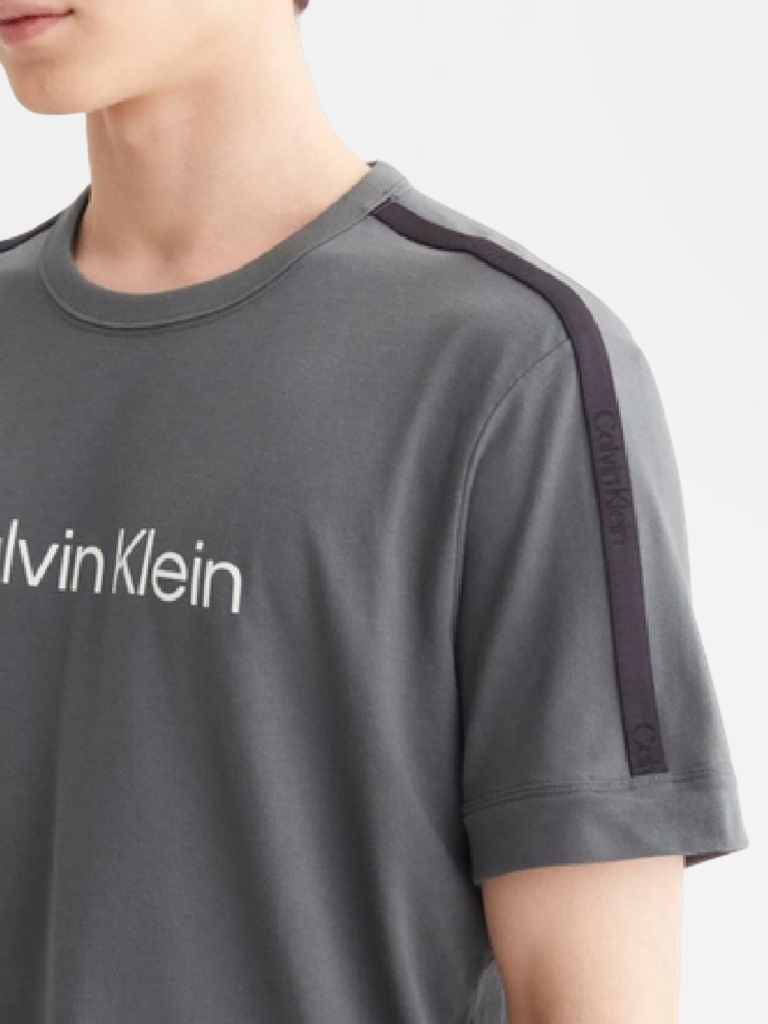 Áo Thun Calvin Klein Short-Sleeve T-Shirt