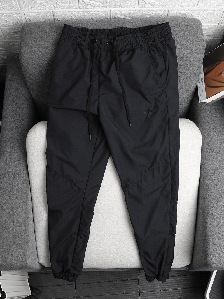 Quần Dài Ura Essential Pants