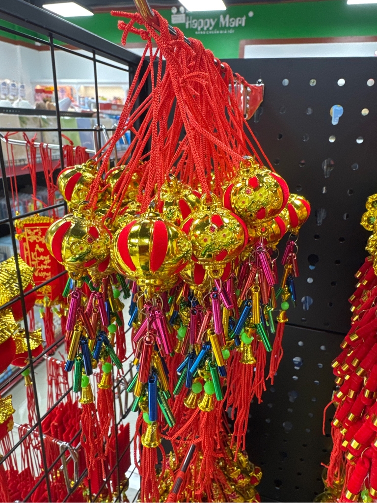 Khánh treo quả cầu