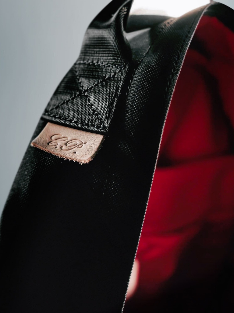 Balo thể thao COMMON PIECES -  Stand Backpack - Ember Vision, Chống nước tuyệt đối, Lót Đỏ Nổi Bật, Ngăn Laptop 16 Inch