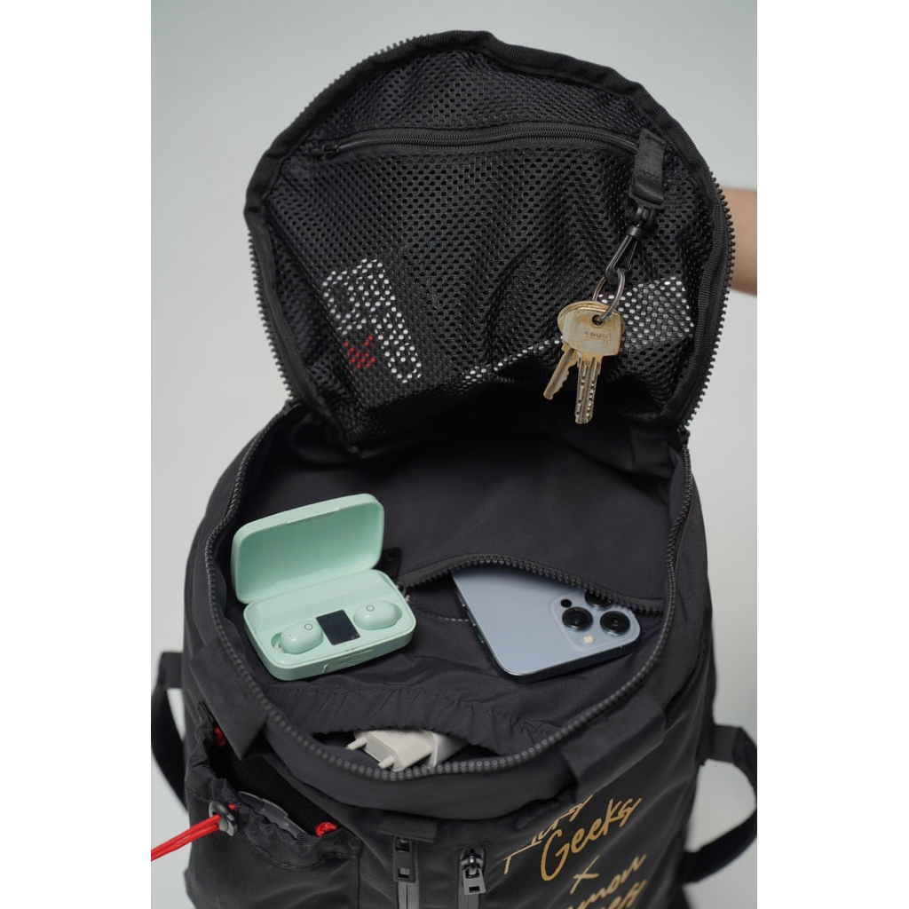Balo thể thao COMMON PIECES X KICKSGEEKS - Utility Backpack bản chữ vàng