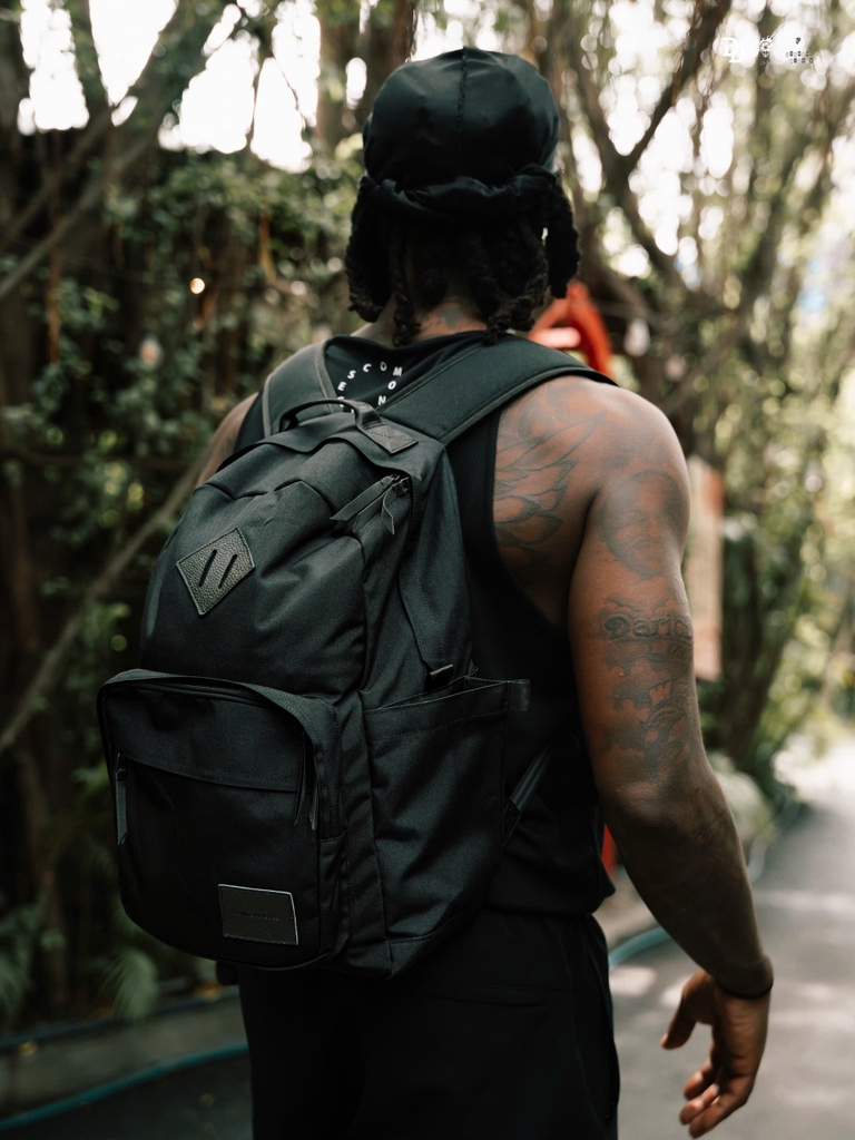 Balo thể thao COMMON PIECES -  Stand Backpack - Ember Vision, Chống nước tuyệt đối, Lót Đỏ Nổi Bật, Ngăn Laptop 16 Inch