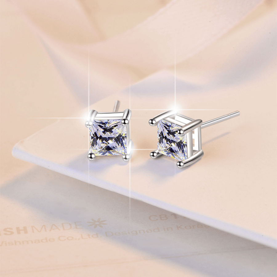 Princess Solitaire Stud Earrings | Khuyên Tai Moissanite 2 Carat Princess Cut | Sterling Silver 925 | Kèm Giấy Kiểm Định GRA