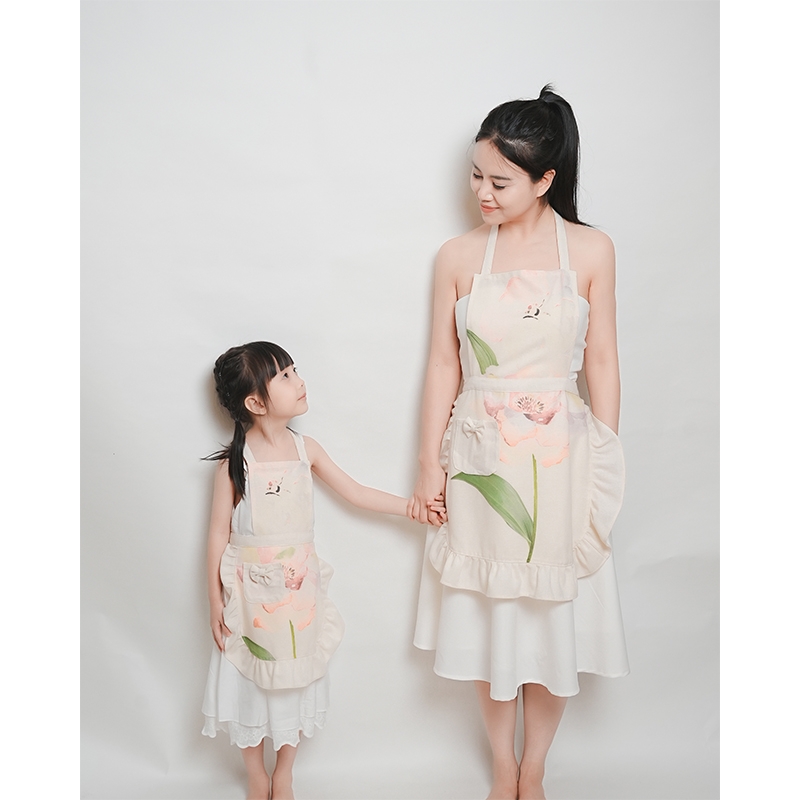 Tạp Dề Hoa –  Tạp Dề Thời Trang Cao Cấp – Dành Cho Mẹ Và Bé - Họa Tiết Chuồn Chuồn/ Hoa Ly/ Vườn Hoa - Set UYỂN