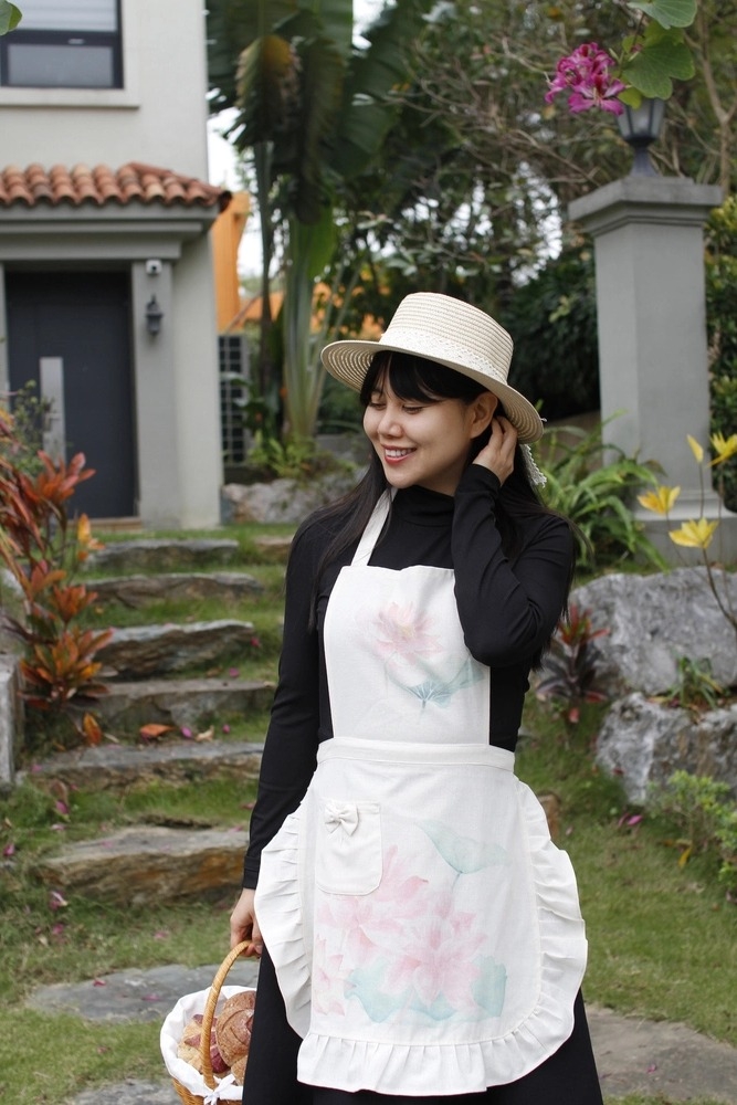 Tạp Dề Hoa –  Tạp Dề Thời Trang Cao Cấp – Dành Cho Mẹ Và Bé - Họa Tiết Chuồn Chuồn/ Hoa Ly/ Vườn Hoa - Set UYỂN