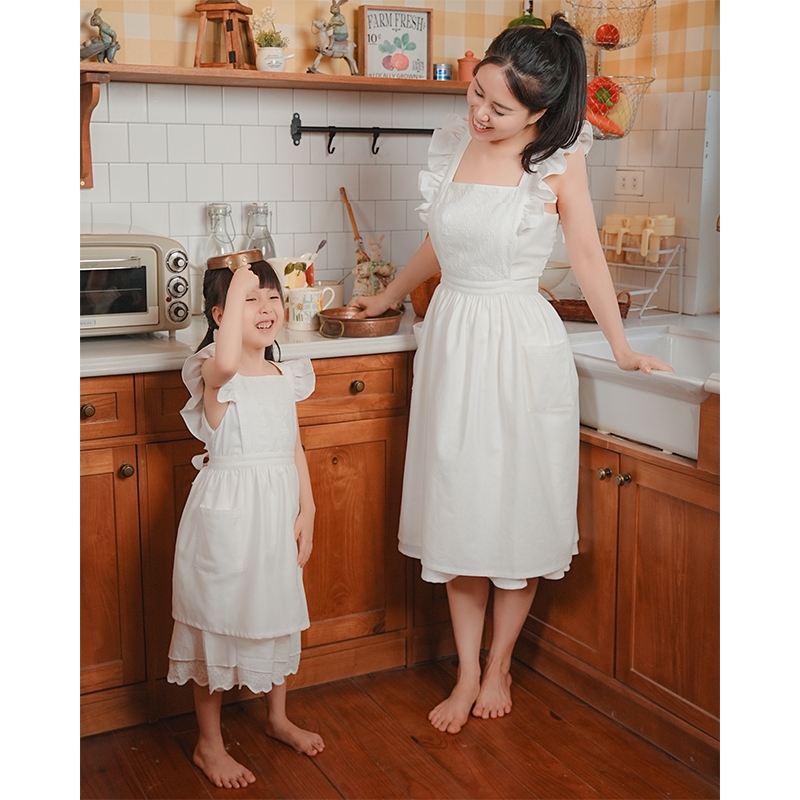 Tạp Dề  Vintage Ren  – Tạp Dề Thời Trang Cao Cấp - Dành Cho Mẹ Và Bé, Màu Trắng/Xanh - Set NGỌT