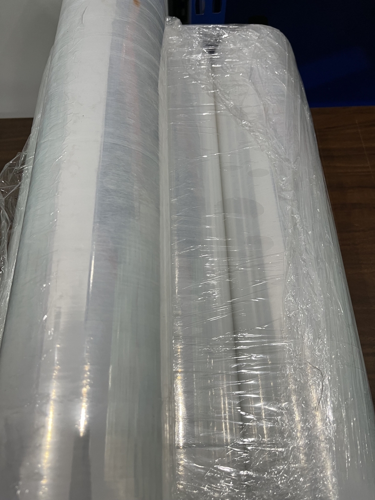 Màng co trong loại 3kg lõi 500g