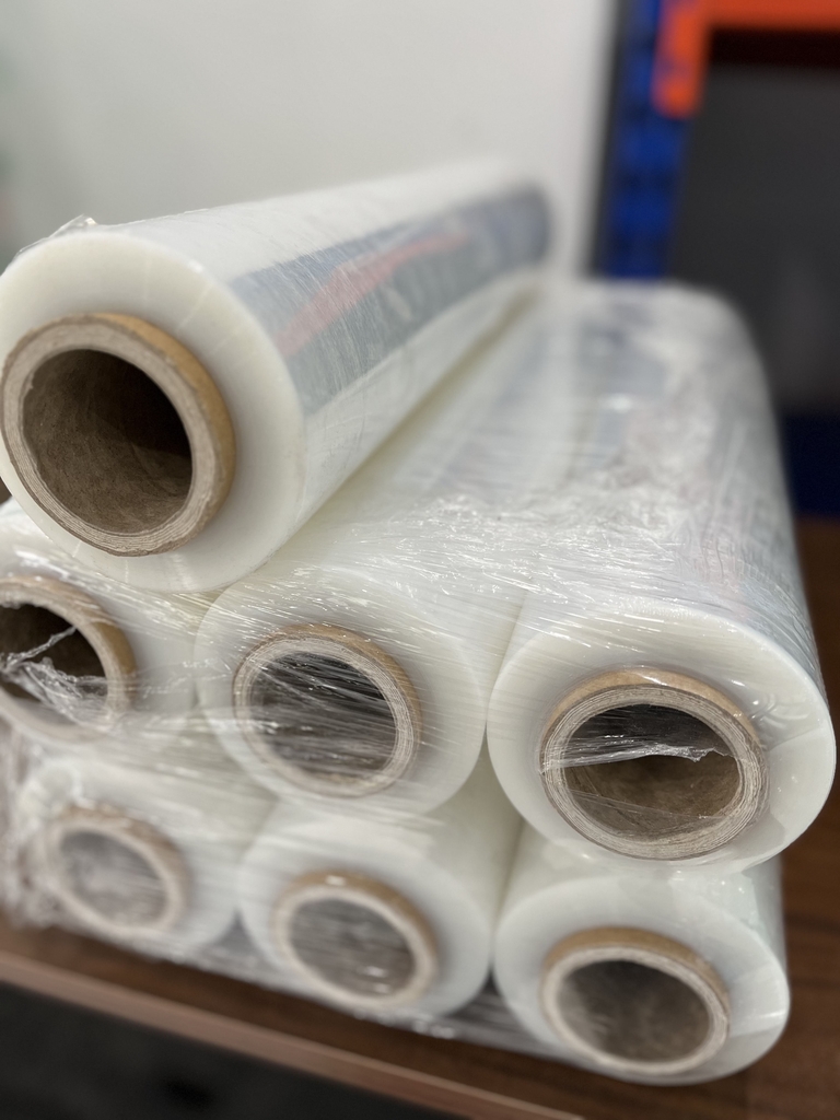 Màng co trong loại 3kg lõi 500g