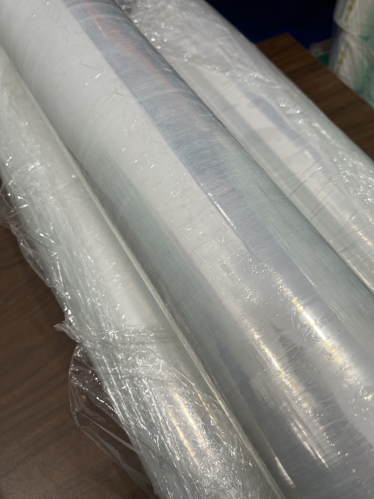 Màng co trong loại 3kg lõi 500g