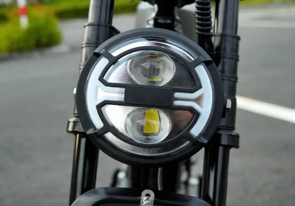 Tích hợp đèn pha và đèn hậu LED