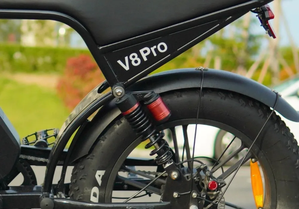 Trang bị hệ thống giảm xóc trước và sau