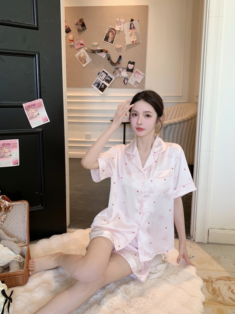 Đùi tim nơ Hồng