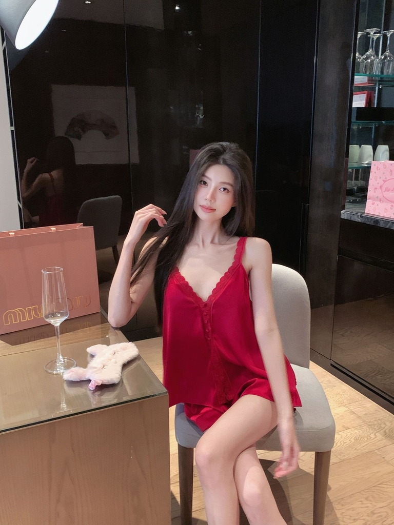 Đùi 2d cổ V trơn 4 màu