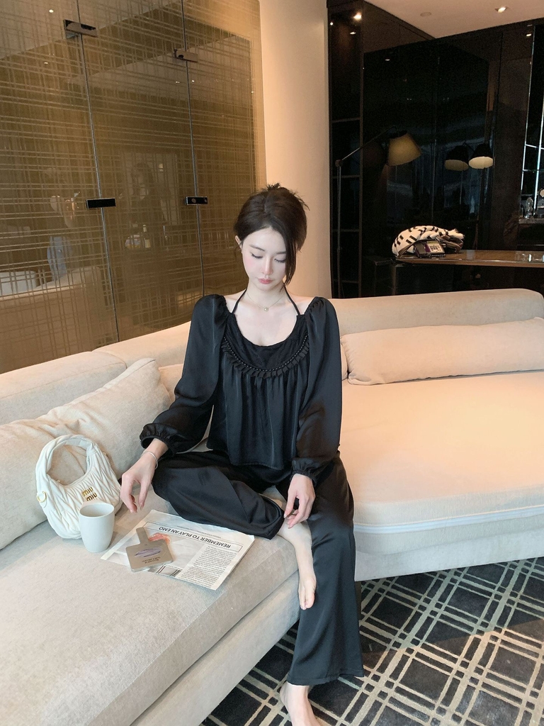 Td cổ tròn cột dây Đen Trắng