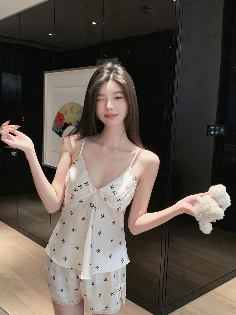 Đùi 2d hở lưng 4