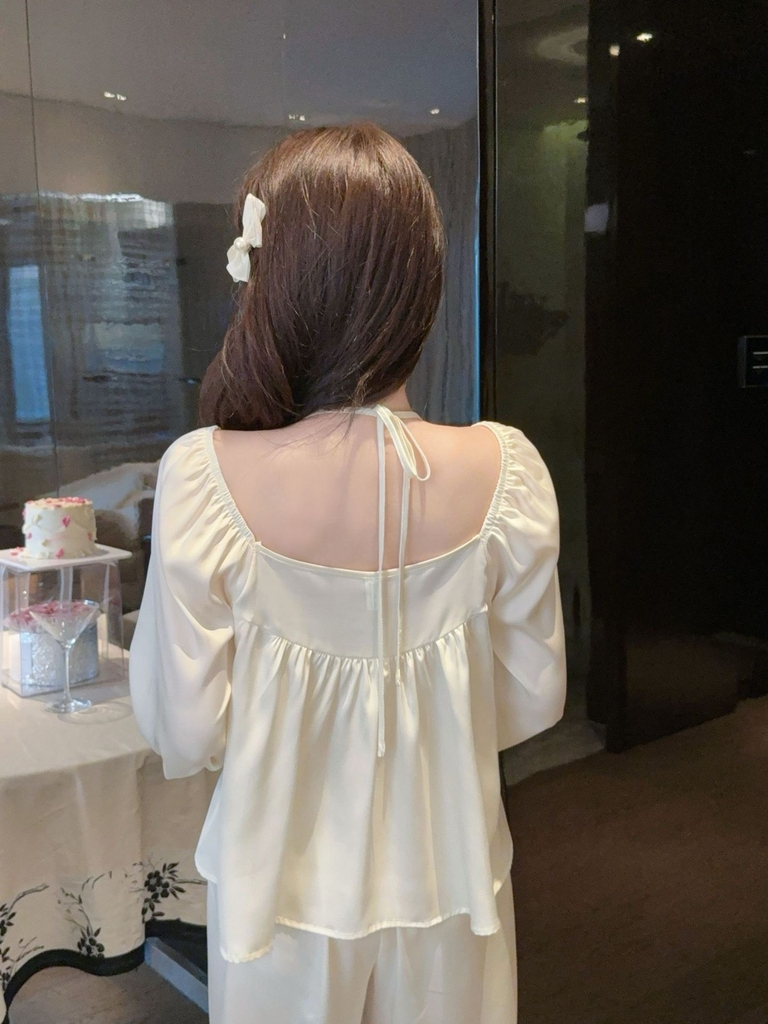 Td cổ tròn cột dây Đen Trắng