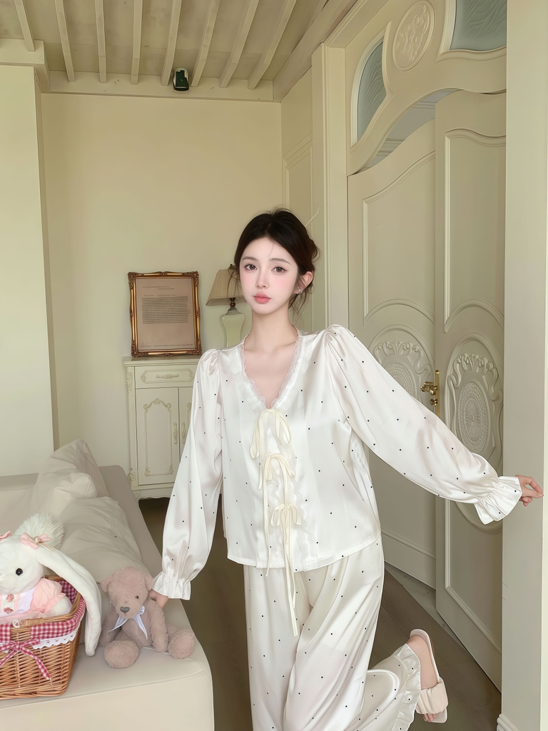 TD chấm bi nơ Kem