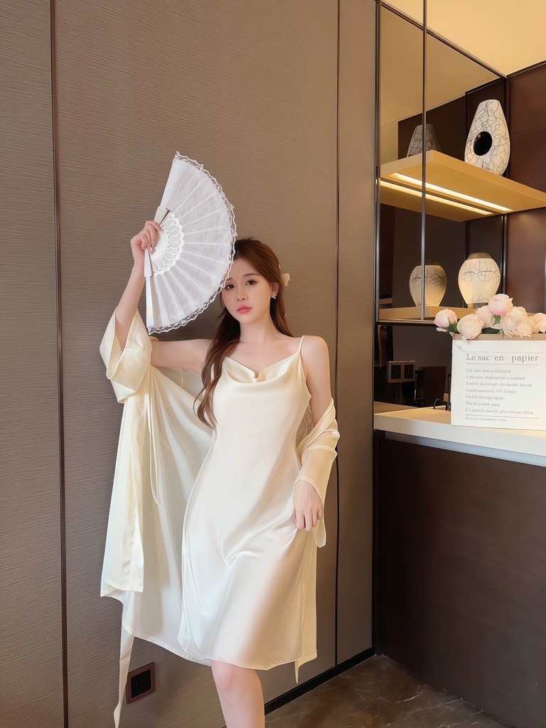 SAC Váy cổ đỗ