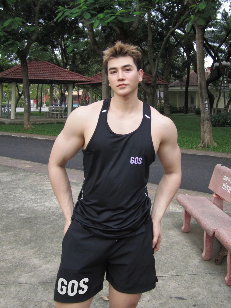 Áo thể thao GOS LightMove S18 ( FORM RỘNG - LẤY NHỎ XUỐNG 1 SIZE )