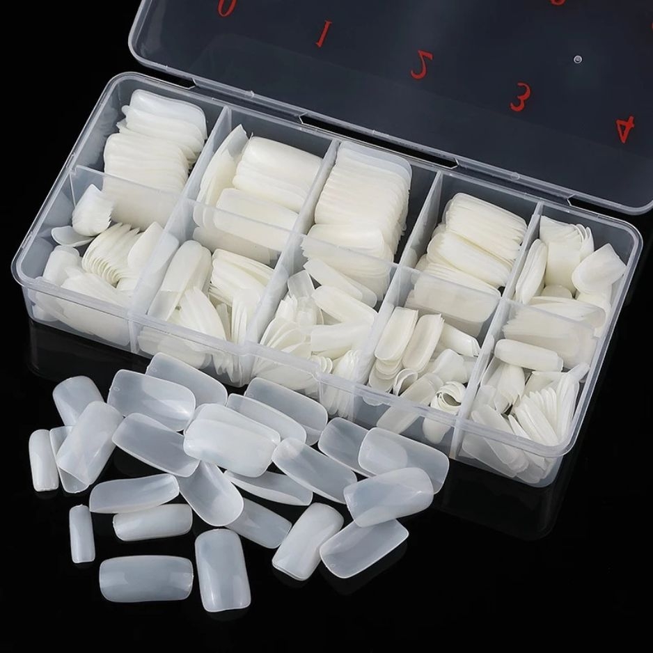 Móng úp chân dài