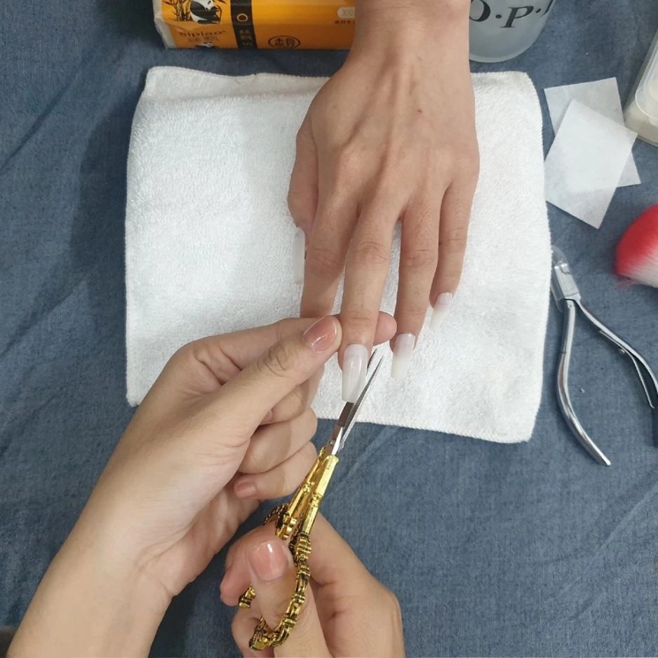 Kéo Cắt Móng Giả Phong Cách Cổ Điển Cao Cấp