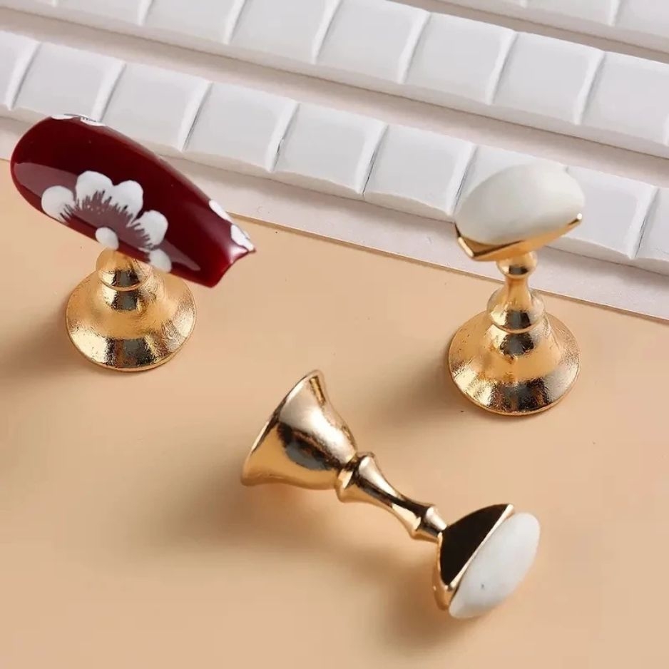 Set Đế Nam Châm Gắn Móng Giả 5 Trụ