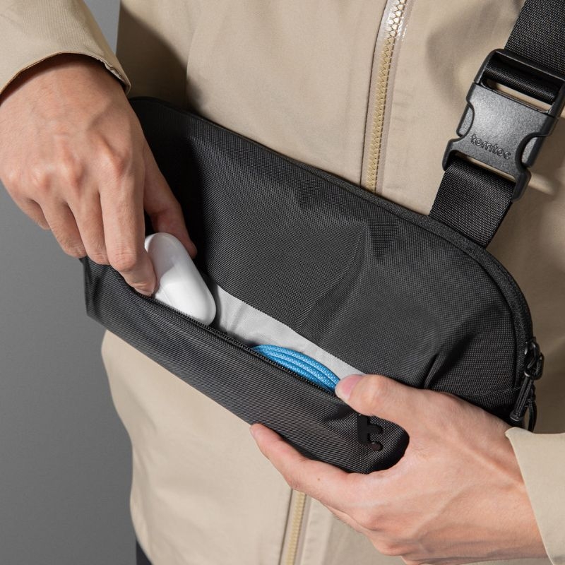 Túi Đeo Chéo TOMTOC Lightweight Codura Sling Bag T21S1D1 Black