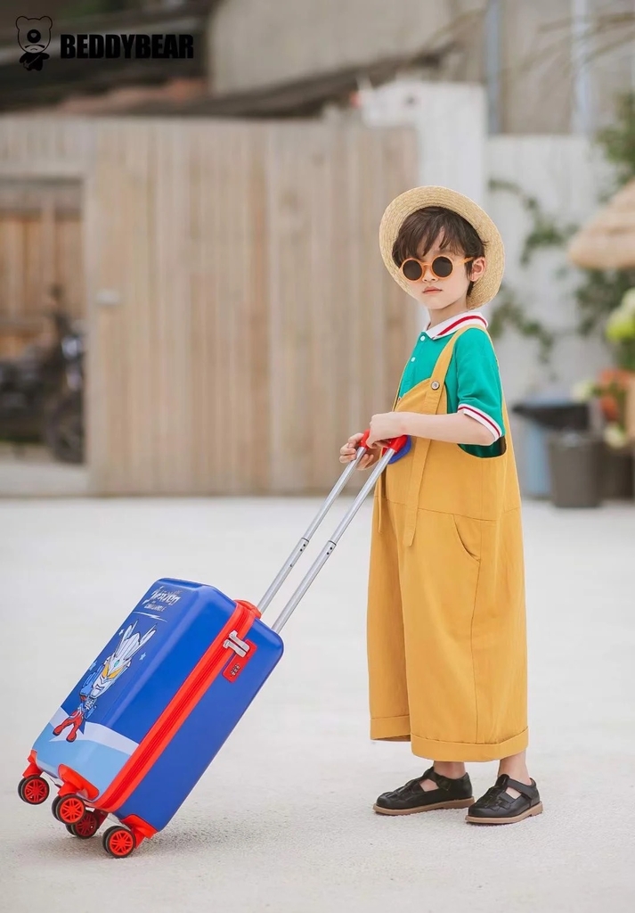 Vali Kéo Nhựa Trẻ Em BEDDYBEAR In Hình Dập Nổi 3D Ultral Man Size Xách Tay 17 inch LV-ULTRAL