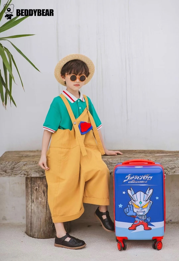 Vali Kéo Nhựa Trẻ Em BEDDYBEAR In Hình Dập Nổi 3D Ultral Man Size Xách Tay 17 inch LV-ULTRAL