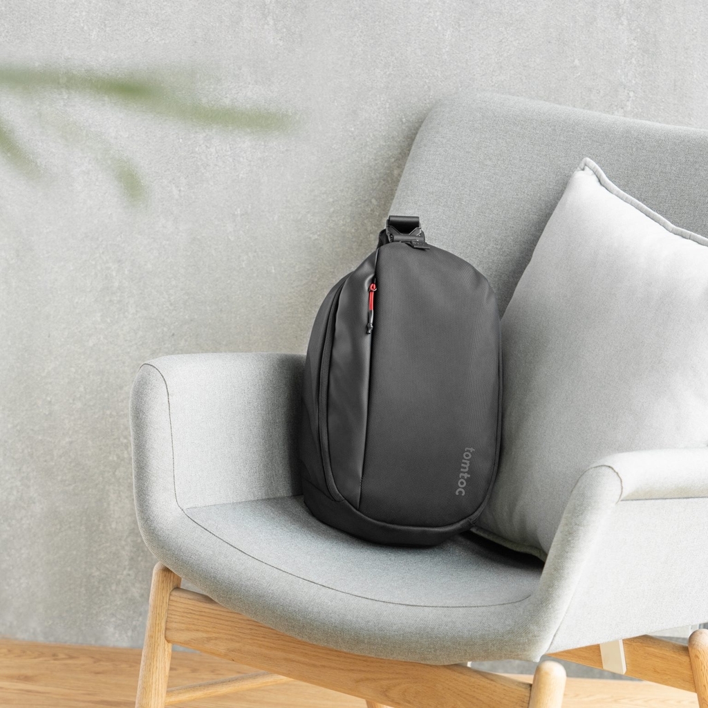 Túi Đeo Chéo TOMTOC Meta / Oculus Quest 2 Sling Bag G40M1D1 (A0530D1) EOL
