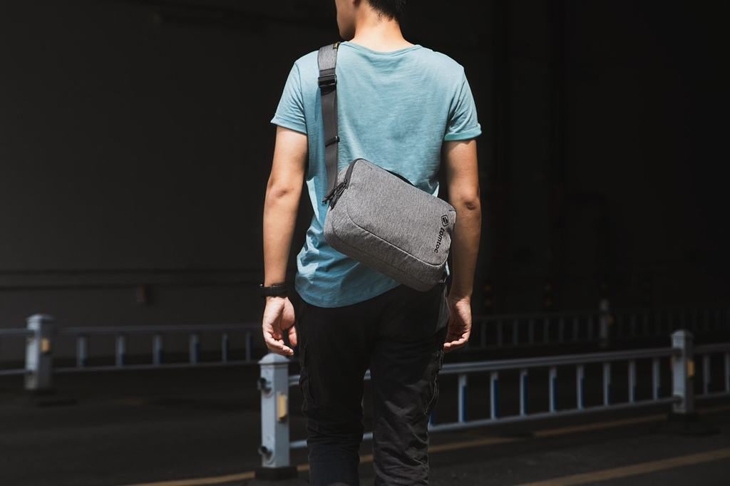 Túi Đeo Đa Năng TOMTOC Crossbody For Tech Accessories and iPad 10.5/Pro 11 inch/Tablet/Notebook H02-A01G