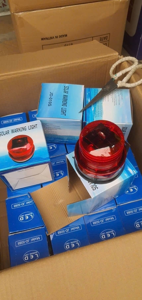 Đèn cảnh báo có còi năng lượng mặt trời