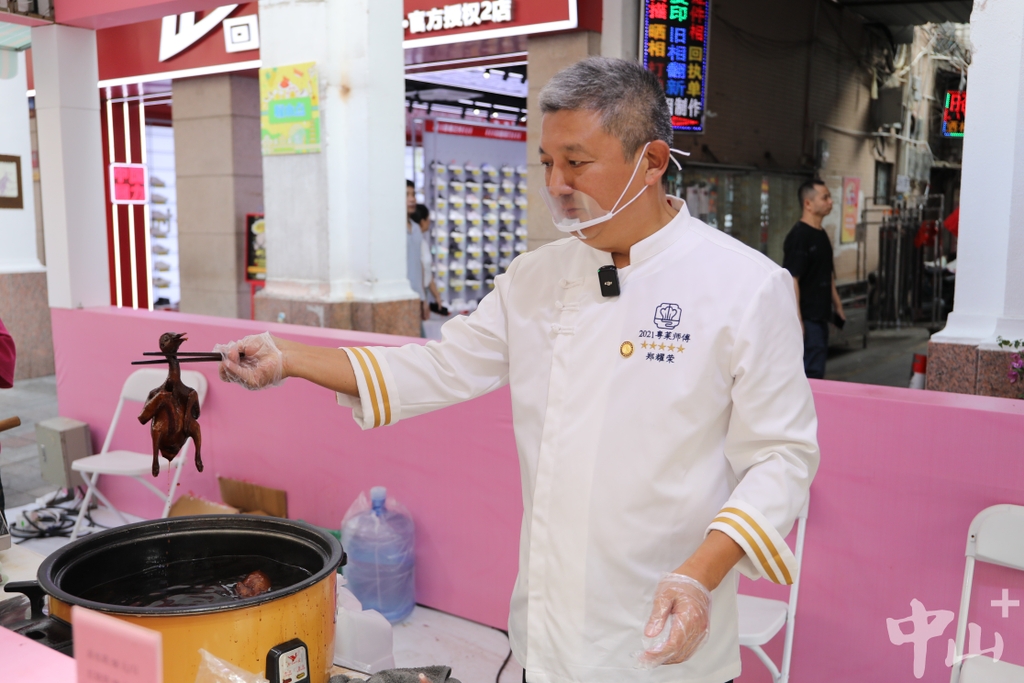 高級レストラン・食品加工用マウスガード A609, A610 khẩu trang trong suốt nhà hàng