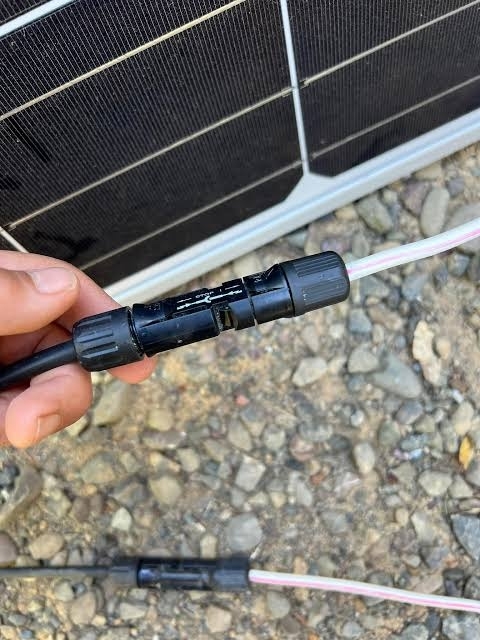 适用于太阳能电工、监控摄像头安装维修人员及照明设备维修电工的1000V低漏电流绝缘手套 găng tay cách điện