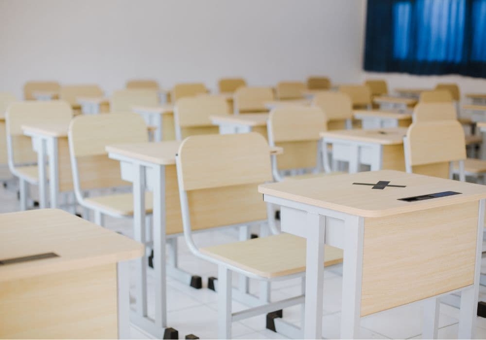 Thông tư quy định rõ ràng tiêu chuẩn bàn ghế học sinh của trường học