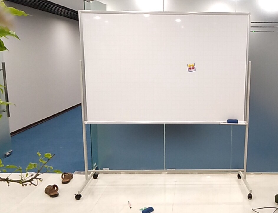 Mua bảng trắng di động tại Nguyễn Tuân