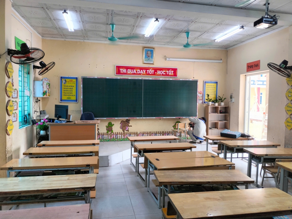 Bảng trượt ngang cho trung tâm dạy thêm