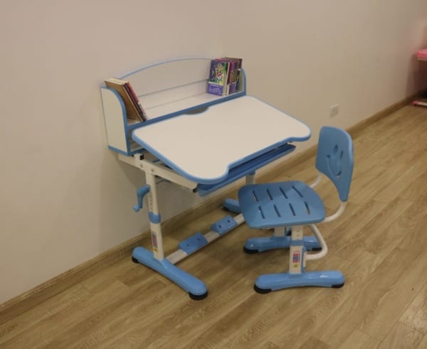 Lắp đặt bàn ghế học sinh cho bé tại TP.HCM