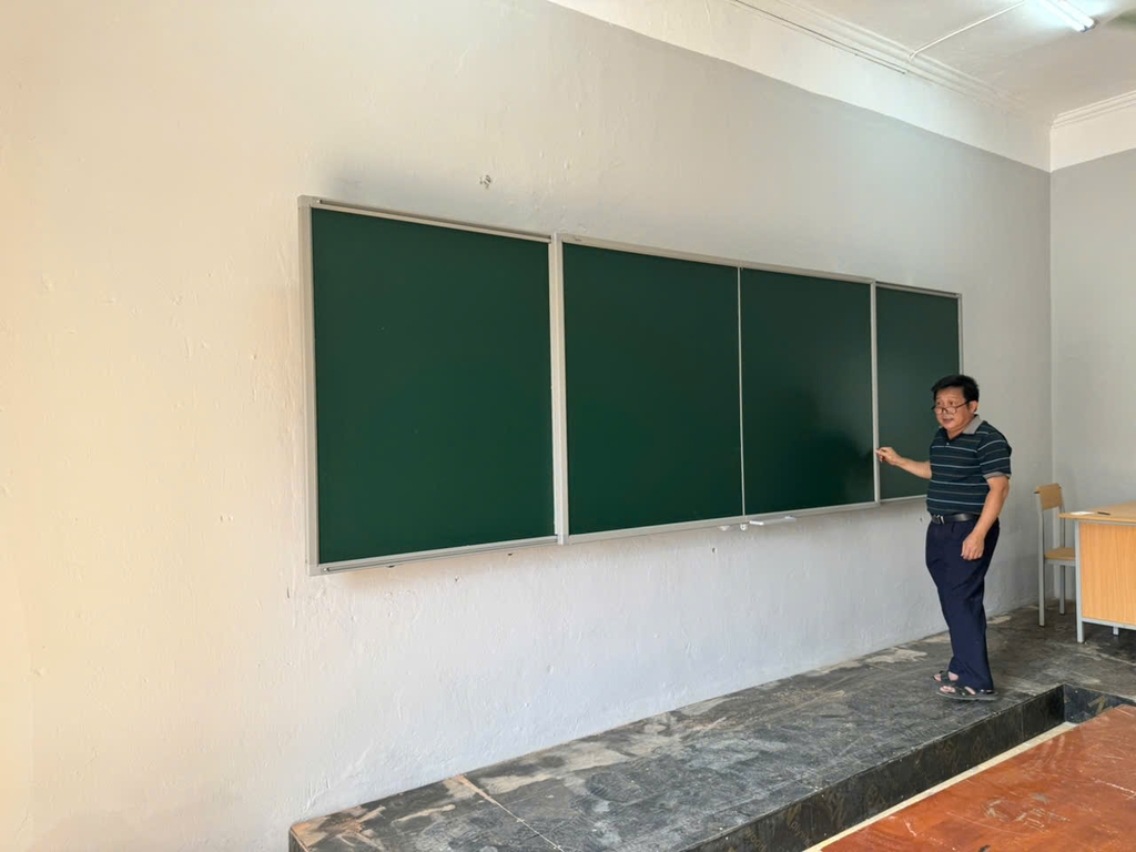 Lắp đặt hệ bảng trượt ngang 2 cánh