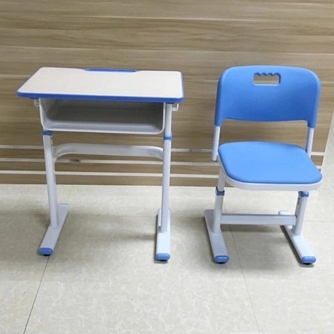 Bàn ghế học sinh làm từ chất liệu cao cấp