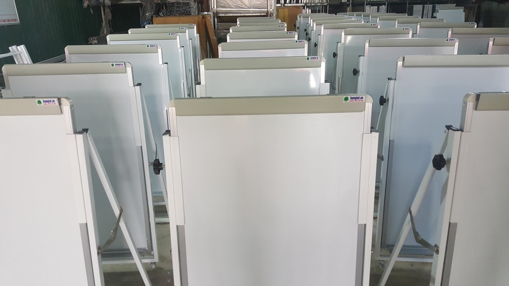 Bảng tốt - Vadoto cam kết cung cấp bảng flipchart chất lượng