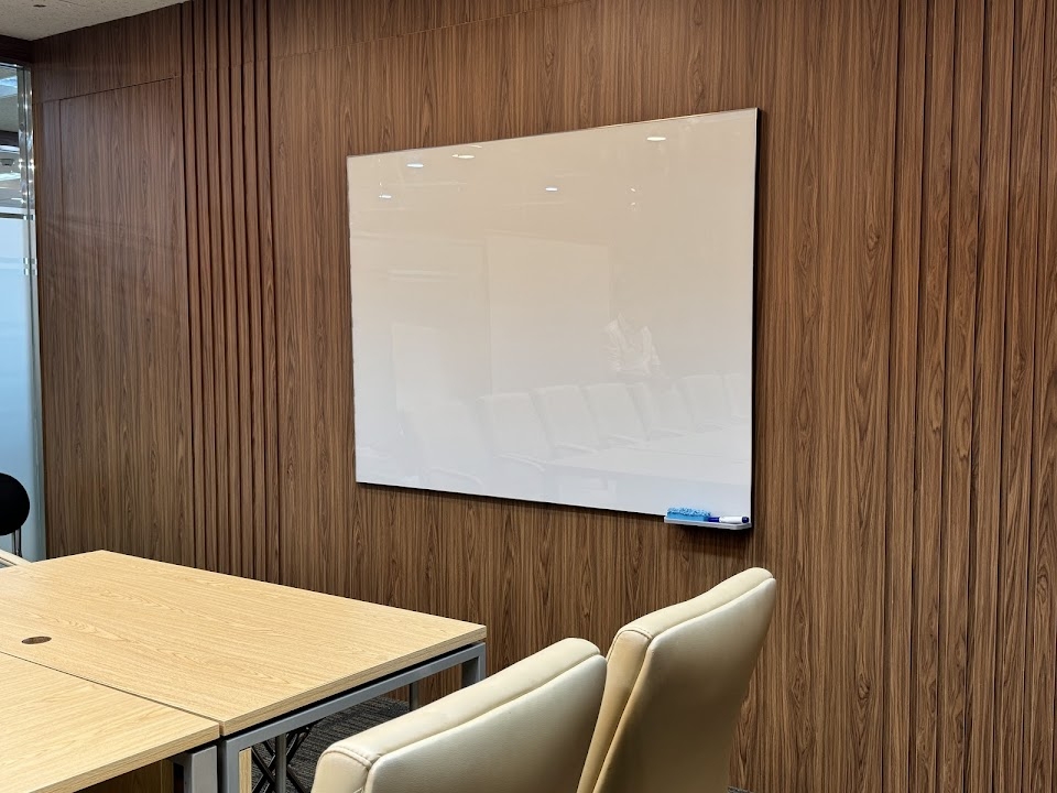 Bảng kính cường lực thẩm mỹ