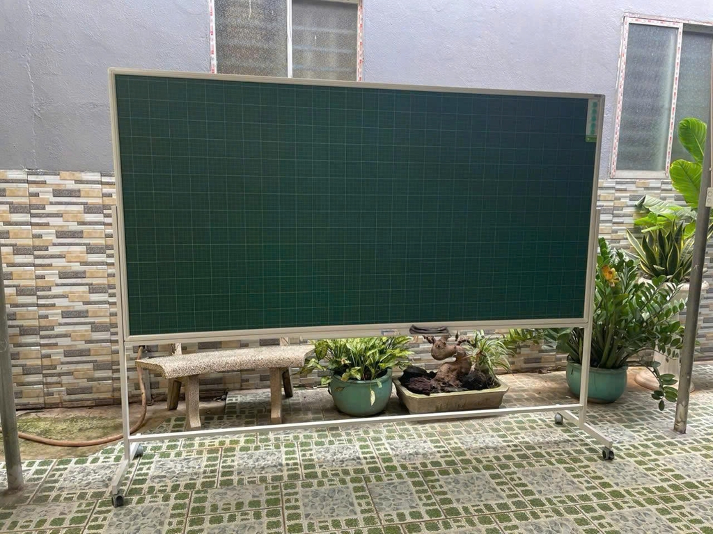 Bảng tốt cung cấp bảng dạy học viết phấn cho lớp học thêm
