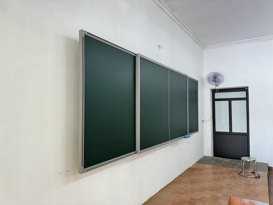 Bảng trượt ngang tối ưu không gian giảng dạy