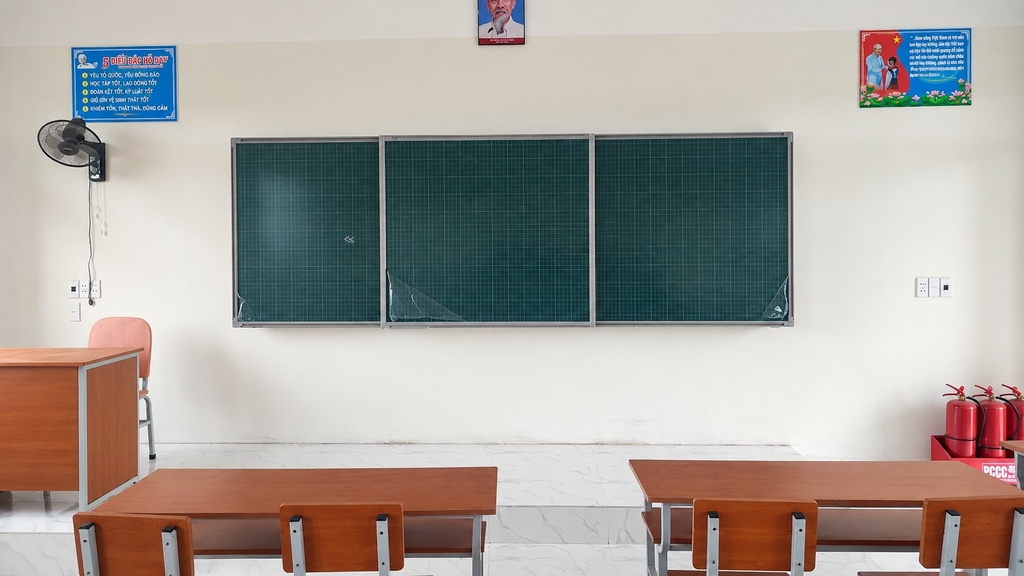 Hoàn thiện 100% bảng trượt ngang kẻ ô ly cho trường tiểu học