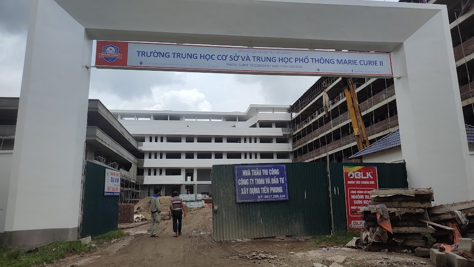 Lắp đặt bảng trượt ngang tại Trường Liên cấp Marie Curie – Hải Dương