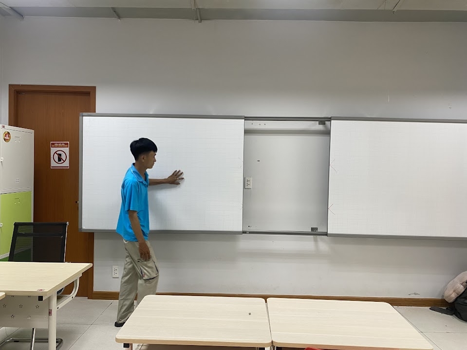 Bảng từ trắng trượt ngang phù hợp cho lớp học