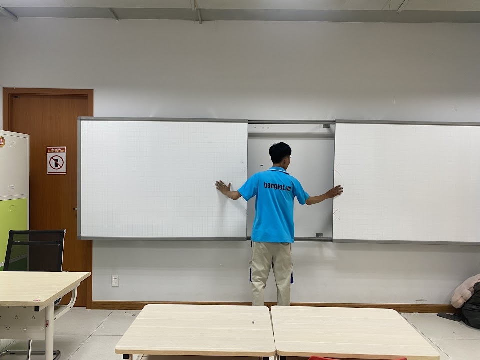 Dự án lắp đặt bảng trượt ngang tại FPT Bắc Ninh